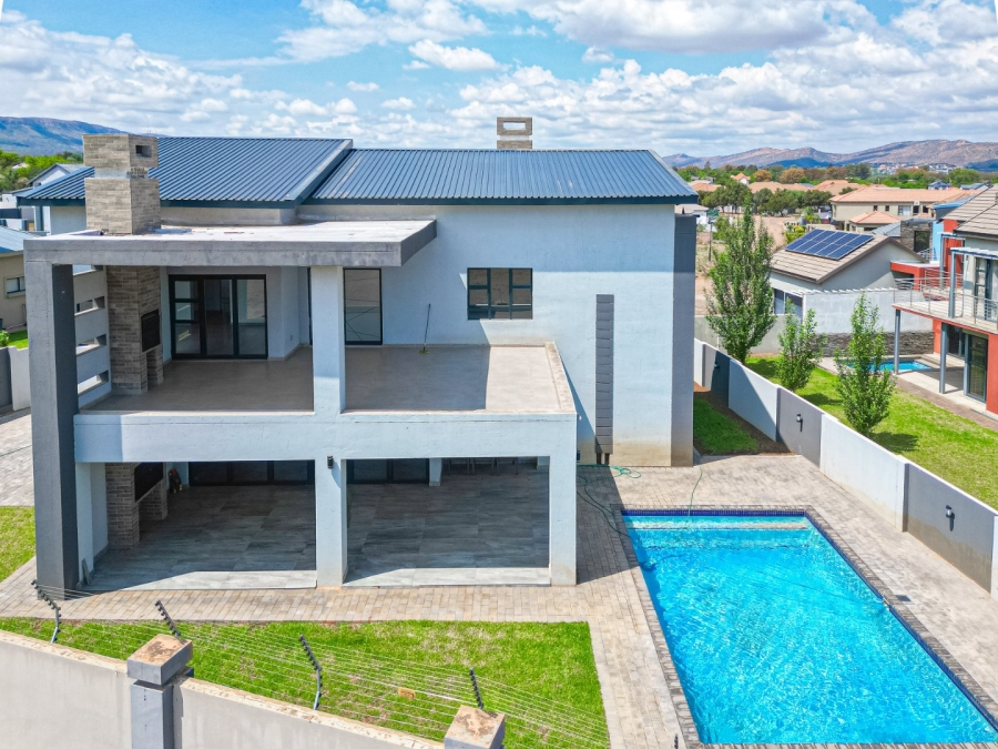 6 Bedroom Property for Sale in Gateway Manor North West
